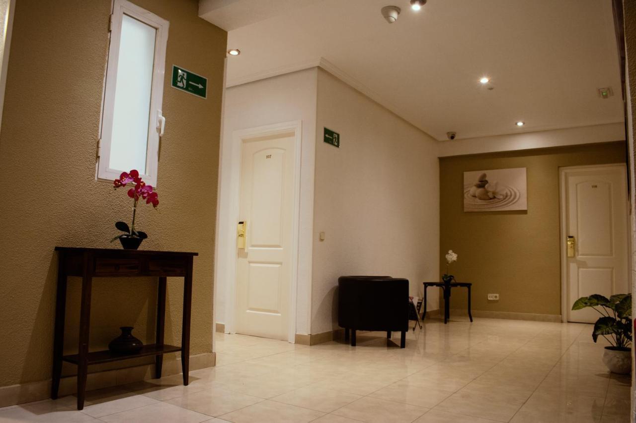 Hostal Artico Madrid Dış mekan fotoğraf