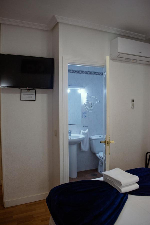 Hostal Artico Madrid Dış mekan fotoğraf