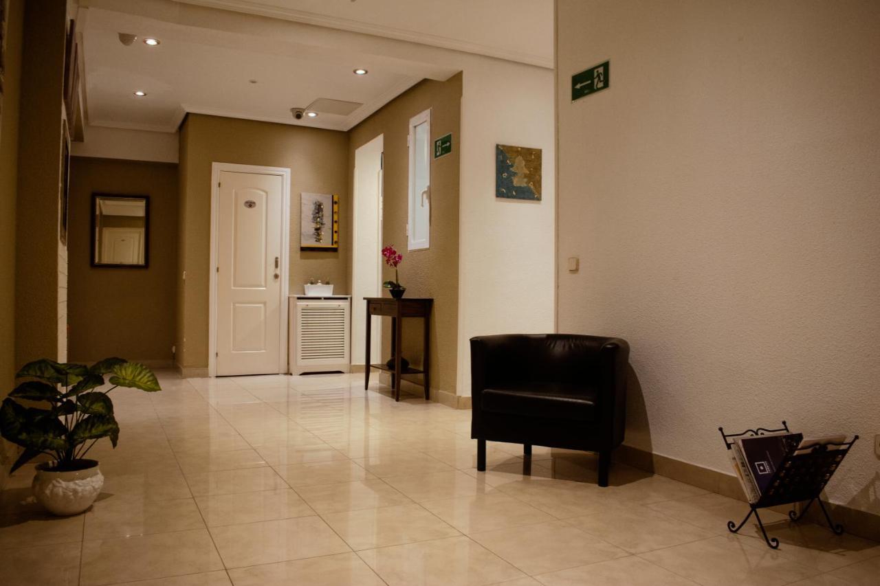 Hostal Artico Madrid Dış mekan fotoğraf