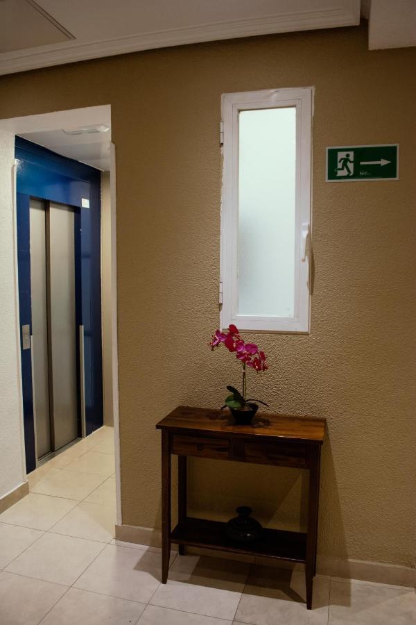 Hostal Artico Madrid Dış mekan fotoğraf