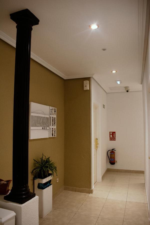 Hostal Artico Madrid Dış mekan fotoğraf