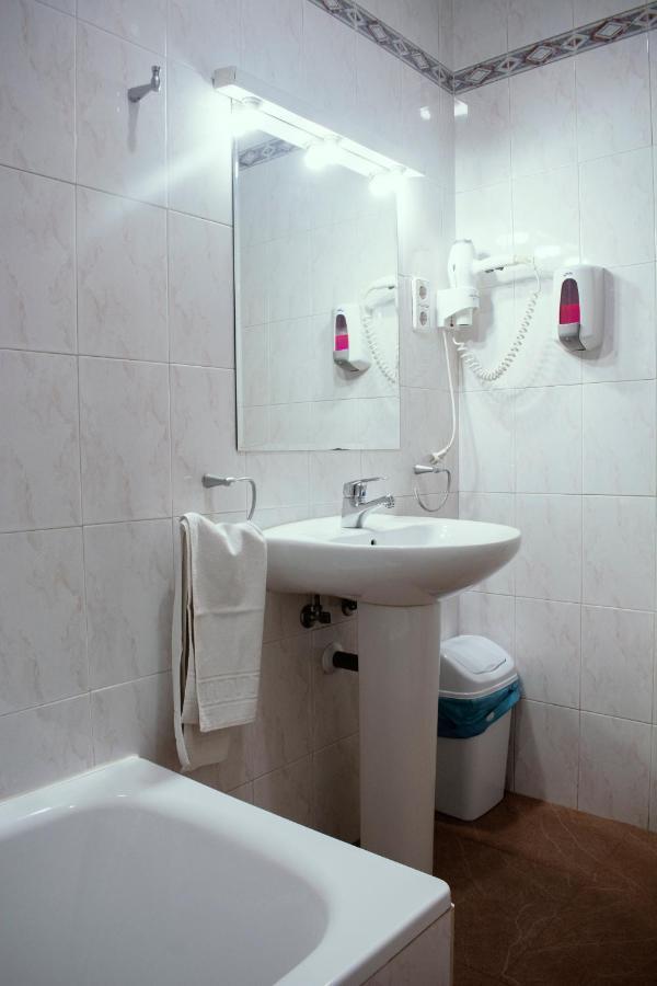 Hostal Artico Madrid Dış mekan fotoğraf