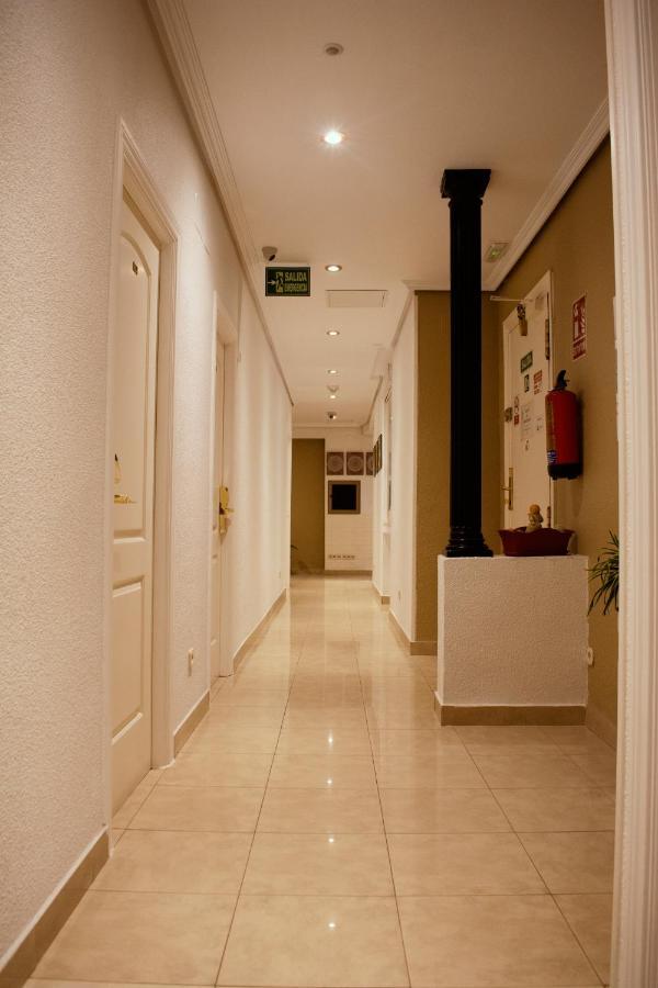 Hostal Artico Madrid Dış mekan fotoğraf