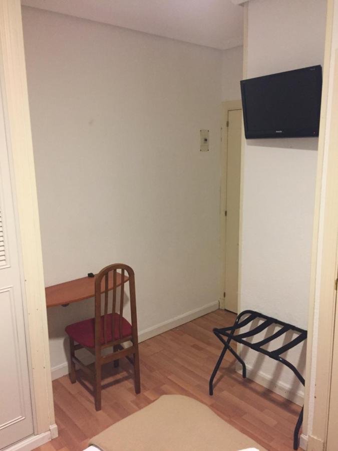 Hostal Artico Madrid Dış mekan fotoğraf